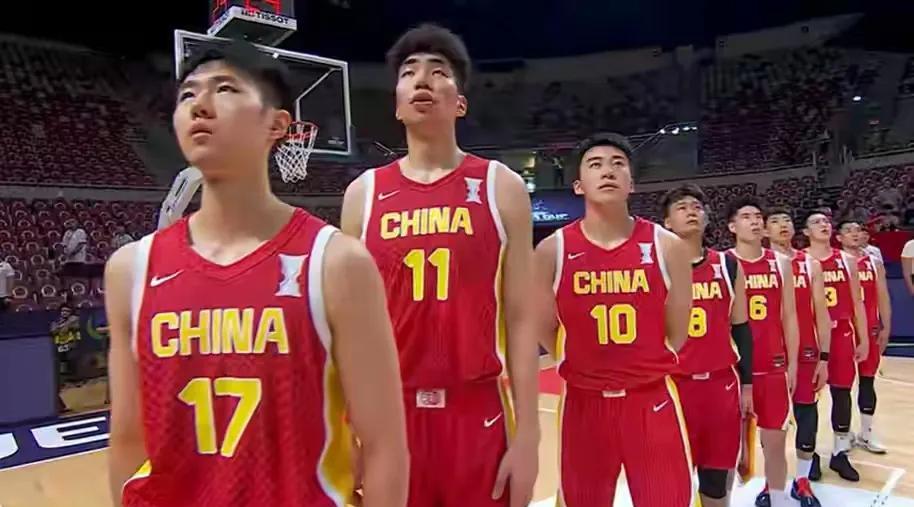 #头号创作者激励计划#
难以置信！中国男篮90:68大胜约旦进8强，立下大功的居