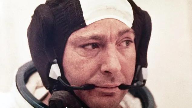 NASA绝密档案首度曝光！12名登月者集体沉默半世纪的惊人真相：我们从未孤独？