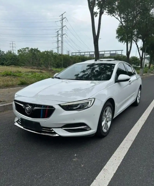 为什么4月份，别克君威的销量居然还不如大众速腾，实在让人难以理解。
如果从性价比