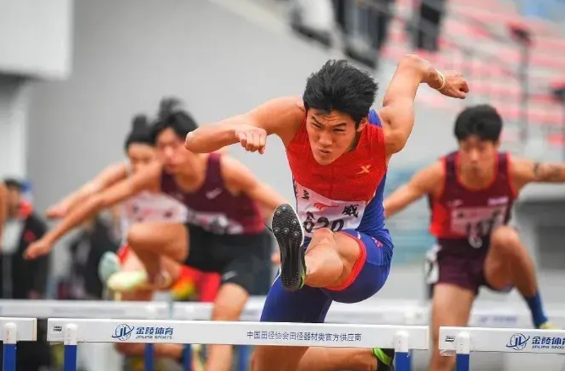 厉害了，继刘翔和谢文俊之后，上海再出110栏高手，最快成绩已达13.18秒，名叫