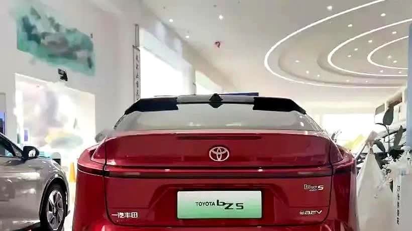 一觉醒来，新能源汽车市场又炸锅了！

当国人都以为2025年新能源汽车市场会