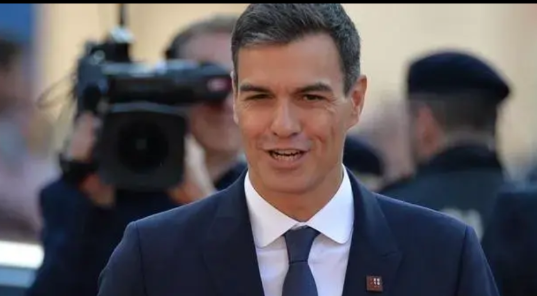 西班牙首相桑切斯在访华之际，针对美国总统特朗普善变的政策向国际社会发出呼吁，他强