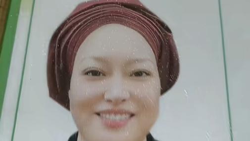 笑喷！中国女人成为尼日利亚第一位女酋长，评论全是求办事的“穷亲戚”