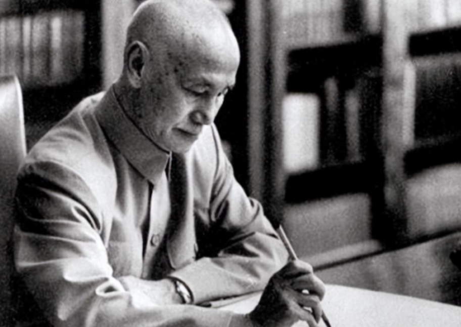 1975年4月，蒋介石躺在病床上临终时，说出了这么多年，为什么一直不放了张学良的