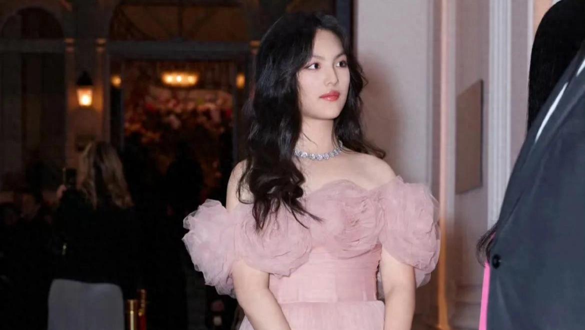 李湘怎么也没想到，她刚16岁的女儿，在巴黎时装秀上抢尽风头