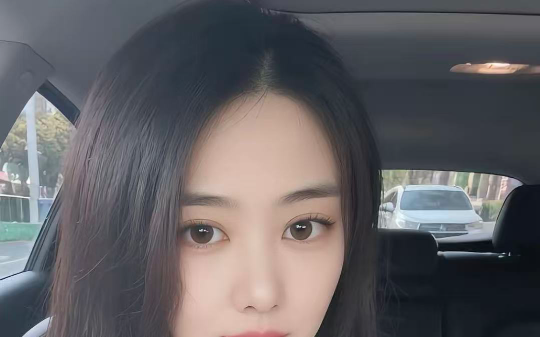 女孩与拉货司机发生激烈争执，跳车而亡，后面发生的事情出人意料，让人唏嘘不已