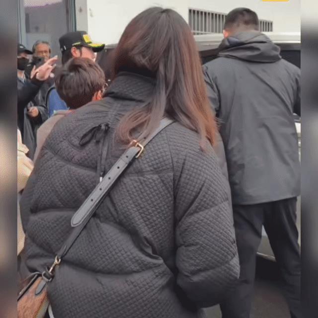 都说这段给王一博拍的特别真实。
这是我们一博瘦的时候。
拍的一博，瘦瘦的、高高的