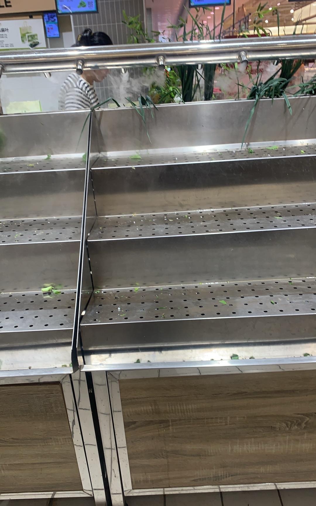 #条友这一周# 分享我这周有趣的事：台风预警下的“抢菜热潮”：风平浪静后，我有点