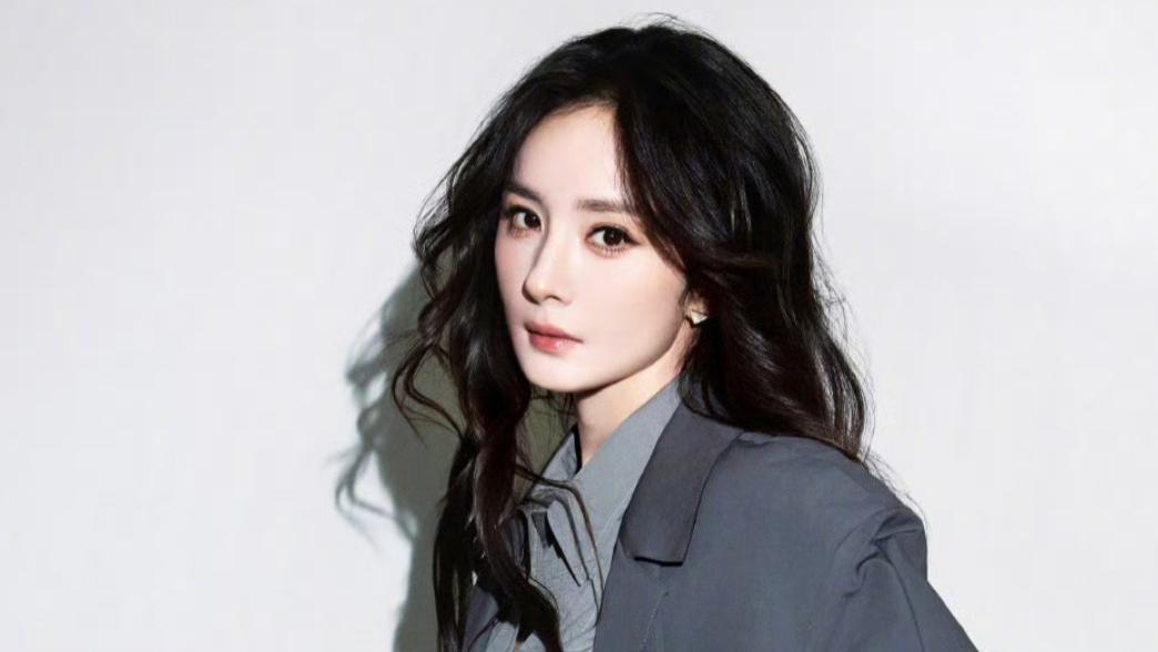 杨幂×Prada：这波时尚直接赢麻了！