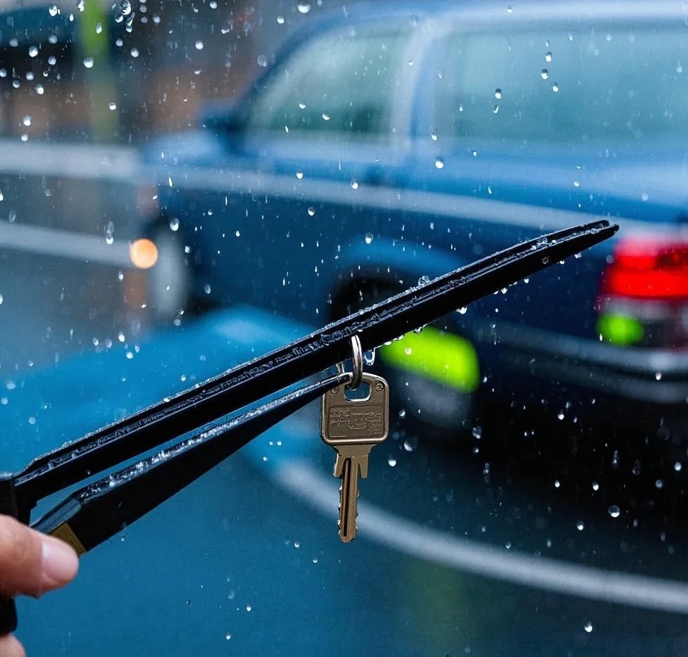 周五下班，我满心欢喜去酒店打麻将，车停好就麻溜进包间开玩。打到晚上十点散场，一摸