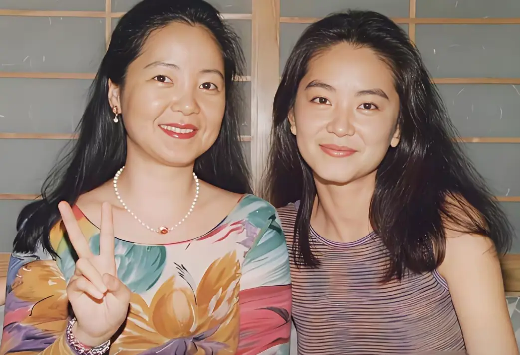 你认为邓丽君和林青霞，谁保养更好？