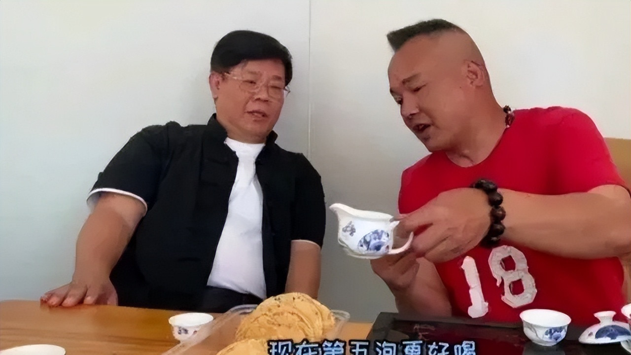 广东名嘴郑达的退休生活，从讲古奇才到民生先锋的四十载荧屏人生