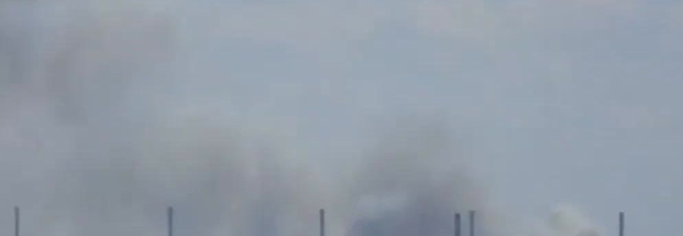 现场画面！外媒曝光扎波罗热核电站报告其辅助设施遭袭，现场传出爆炸声。乌克兰这是急