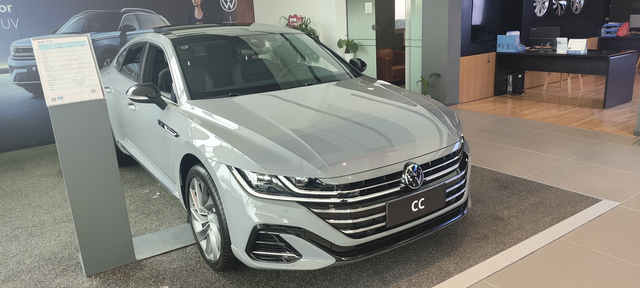 怎么感觉后悔了！
买了一年了！第一次来圈里！今年的cc好便宜啊！当时纠结cc和迈