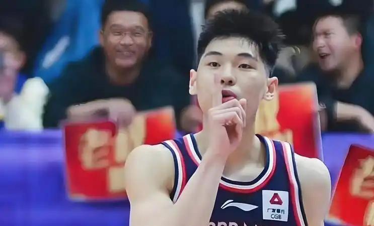 崔永熙正式宣布退出NBA追逐！重伤之后艰难二选一，最终选择回归CBA！
为梦想他
