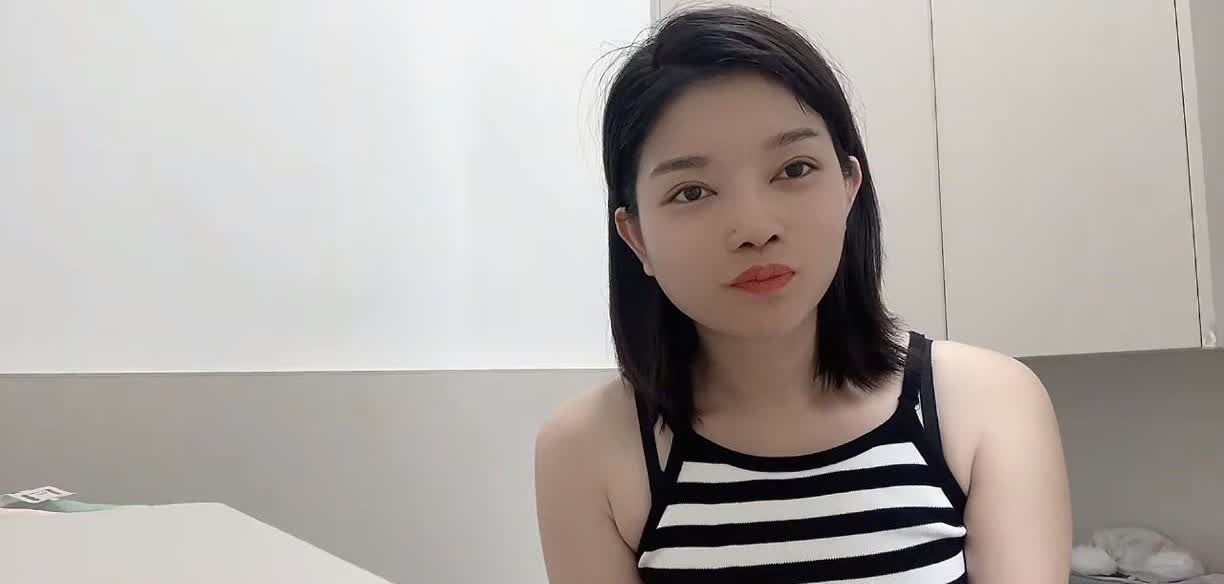 香港若曦妈妈直言不想找内地人谈恋爱，因为不想异地恋！

看来若曦妈妈是打算一