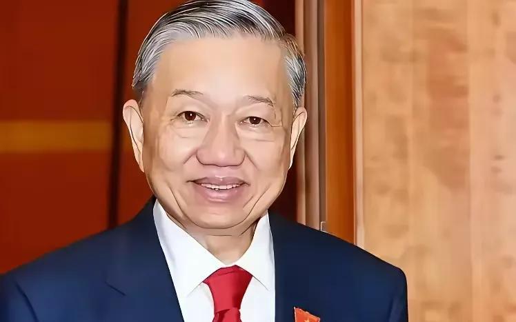 苏林这次是真豁出去了。  
2025年7月，他刚把越南63个省市砍到34个，裁撤