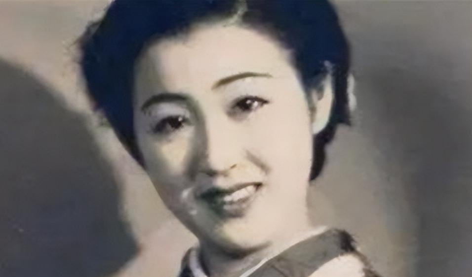 1945年，中国远征军在缅甸意外俘获十余名日军溃兵，团长原欲处决所有战俘，然而战