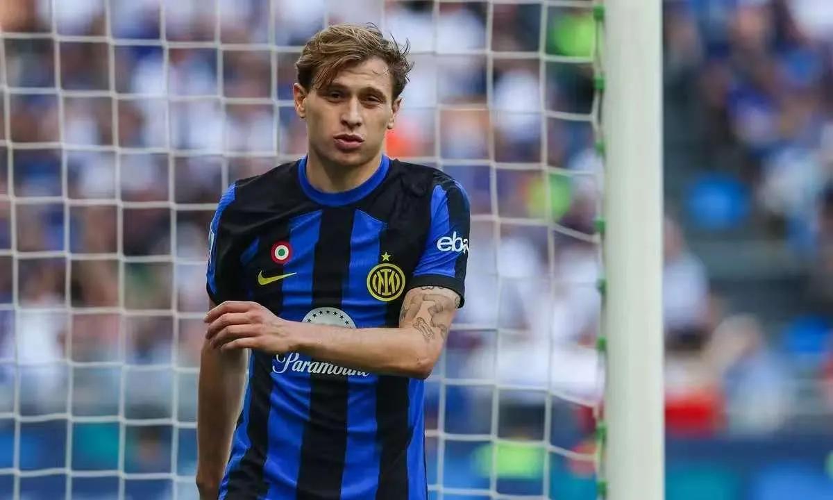 巴雷拉找到帮手？
朗斯中场迪乌夫加盟国米，转会费2500万欧。国米刚刚1700万