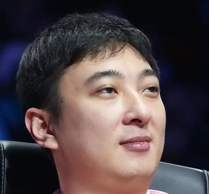 终于知道王思聪为什么不理黄一鸣了，是因为王思聪眼光太毒，黄一鸣的颜值太不经打了，