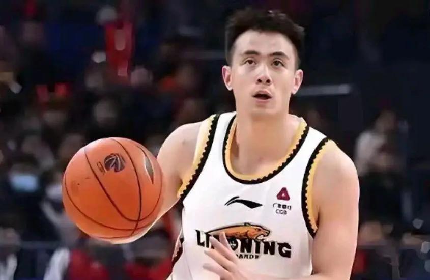30岁的赵继伟会选择转会吗？面临现实问题加盟北京北控不是不无可能。
近日，有关赵