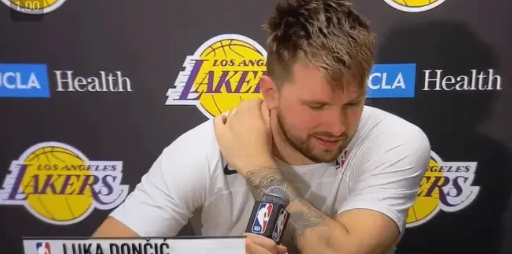 NBA现在的裁判真的明目张胆吗？

真的是，演都不演了！
湖人对阵篮网的比赛，多