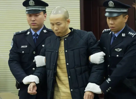 党志军撤回上诉最终认罪伏法，代表着正义的法律最终战胜邪恶。大戏就此落幕。这是一场
