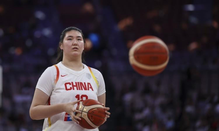 张子宇成为拔苗助长牺牲品，山东女篮主教练都不自信，让她怎么样适应成年队节奏
张子