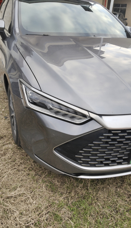 再便宜我也不会再买了
停车剐蹭到一下就凹进去一个大坑，别人的车就只是划痕，用手敲