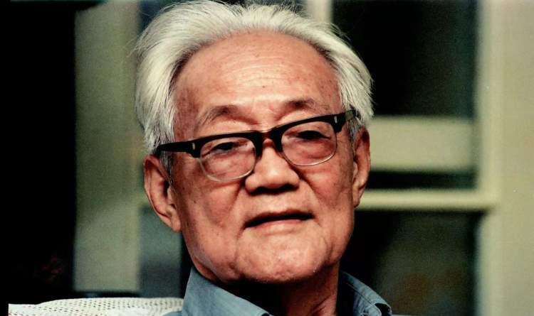 “长寿也是折磨！” 90岁的巴金，抱着妻子骨灰盒同眠30年，曾多次申请安乐死，都