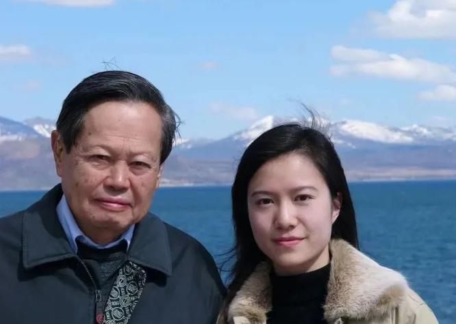 杨振宁晚年：翁帆的守护与爱