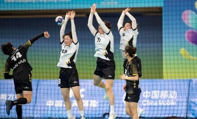 第十五届全运会两场女子手球半决赛在汕头结束，两场比赛都是1分决出胜负，广东队历经