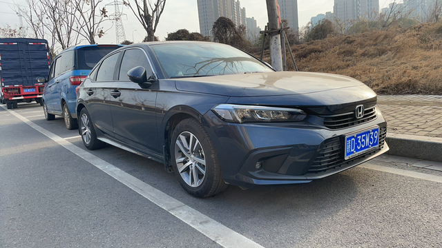 十一代思域暗晶蓝
这个颜色有没有车友改装或者加装比较好看的？

