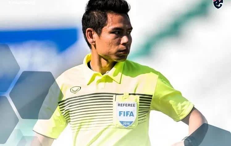 成都蓉城和山东泰山的比赛使用外籍裁判！中足联是不是听到我骂国内裁判了！

今