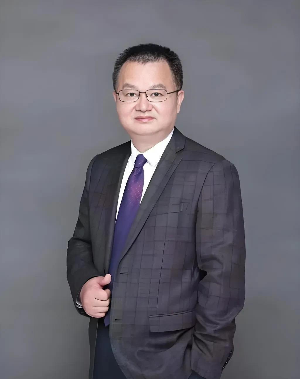 万万没想到，
武汉大学这次的操作，
居然和校长张文平的经历形成了这么大的反差！