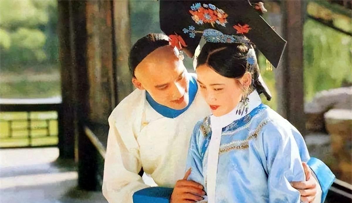 1983年上映的影视剧《垂帘听政》中咸丰皇帝在承德避暑山庄驾崩后梓宫奉移京师一节