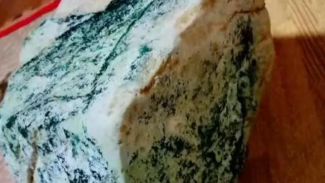 "天价翡翠"背后的惊天骗局——中国赌石第一案15年重刑落槌