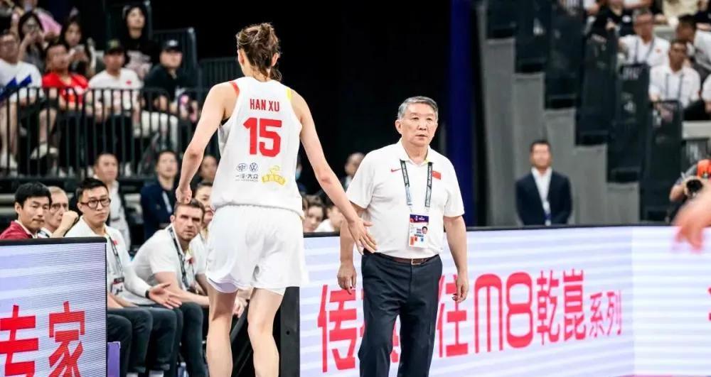 宫鲁鸣和郑薇谁更适合中国女篮，各有特色。1郑薇指导战术上方面很领先，有一些NBA