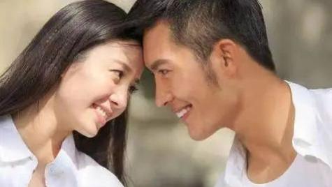 婚姻中，聪明女人做到这“四不管”，反而会让男人越来越离不开你