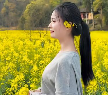 我在花田等风也等你。