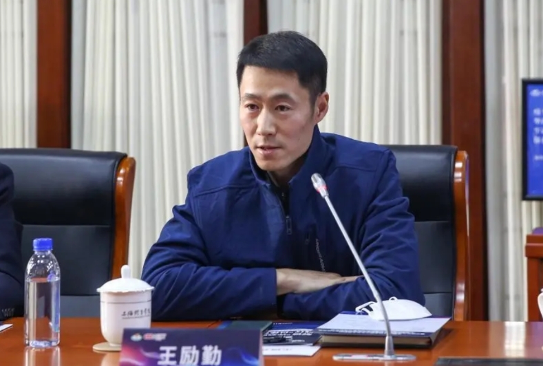 感觉接下来王励勤可能会被很多人黑。

不是因为他的能力问题，而是他上任的“三把火