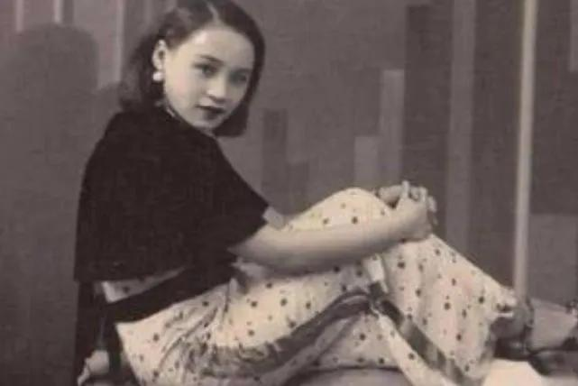 1916年，41岁的张作霖参加奉天女子中学毕业典礼，见到台上作毕业代表致辞的女生