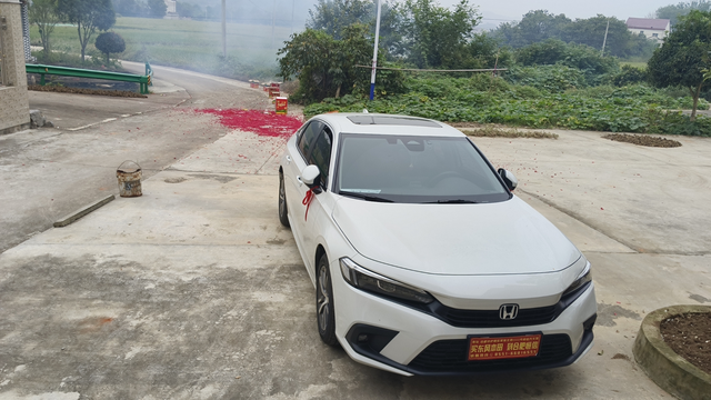 思域服务费还有金融服务费就是坑
不知道大家有没有这个费用，但是我一开始进店谈的时