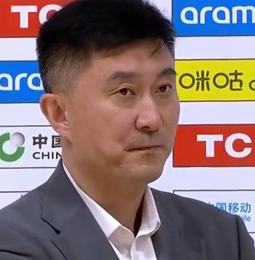 广东男篮主教练杜锋谈球队大胜辽宁晋级全运会决赛。他表示：物是人非，上届全运会辽宁
