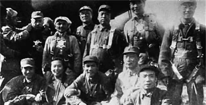 1945年8月，美军答应运送共产党干部回前线，结果震惊了美军联络员。



19