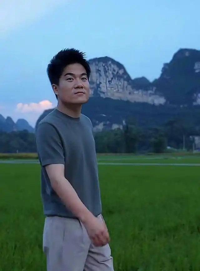 董宇辉归陕过中秋！西安宴、古都月、相思意，这场团圆太戳人
当董宇辉回到西安赴中秋