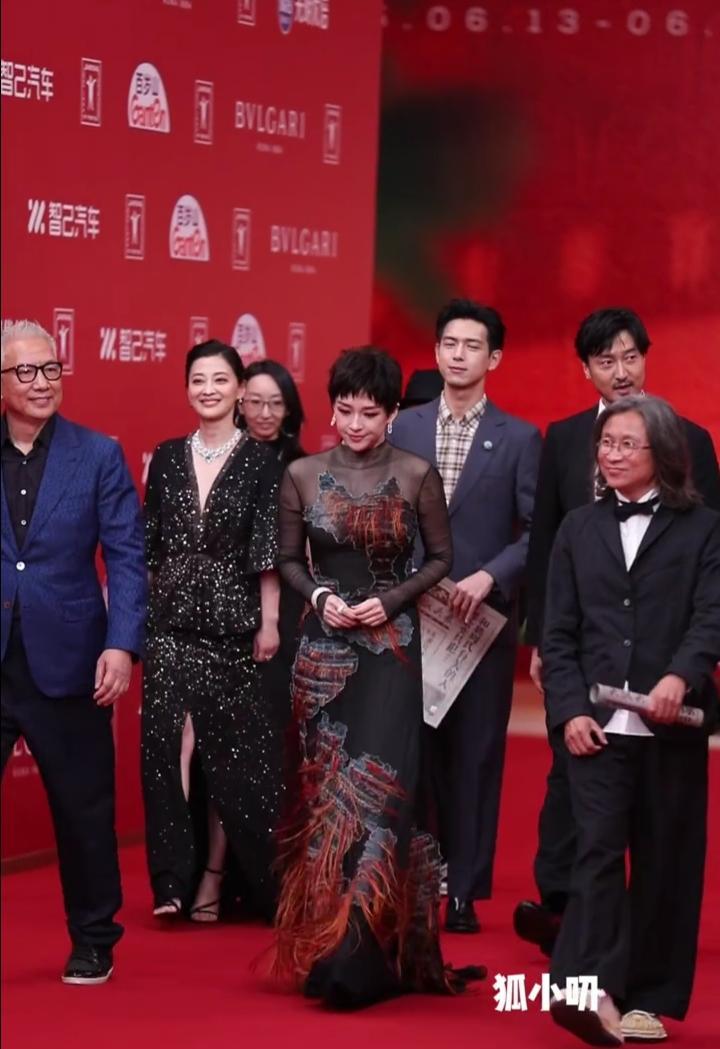 狐小叨。
《酱园弄：悬案》亮相上影节。