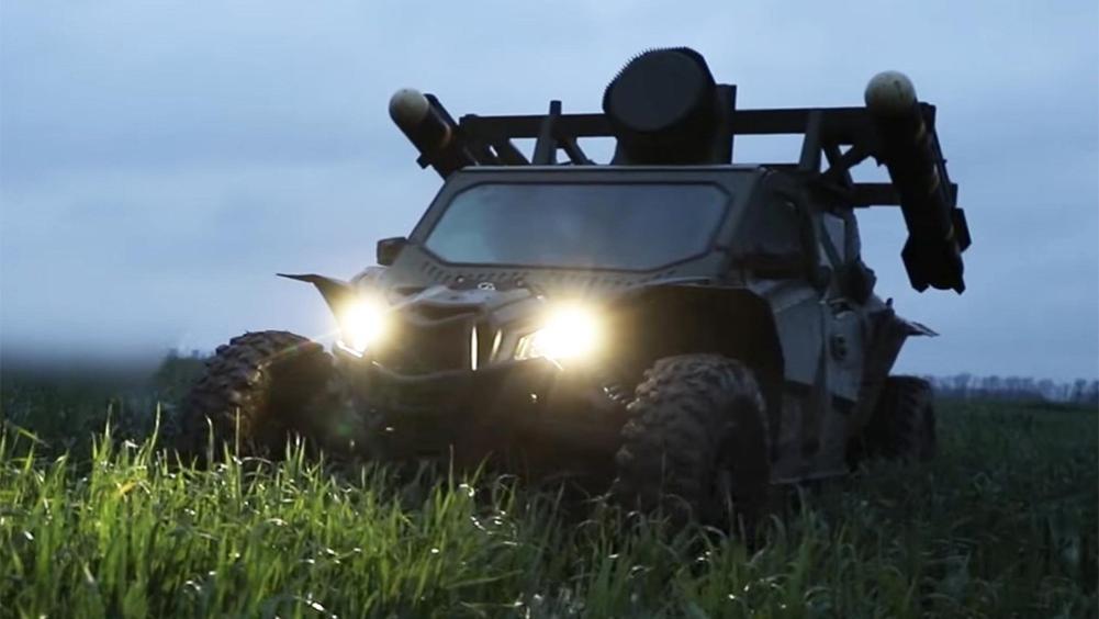 美国援乌克兰的“新式防空车”，为何用反坦克导弹打无人机？