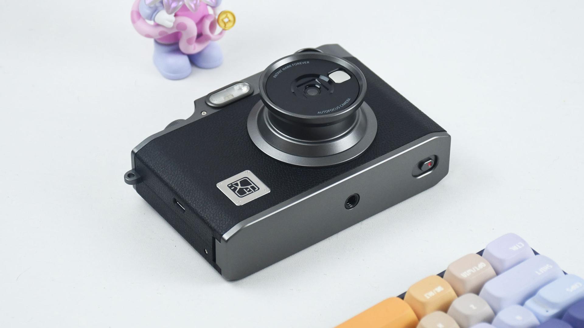 采用“复古相机造型”的照片打印机！不需要墨水也可以打印，汉印Z3评测