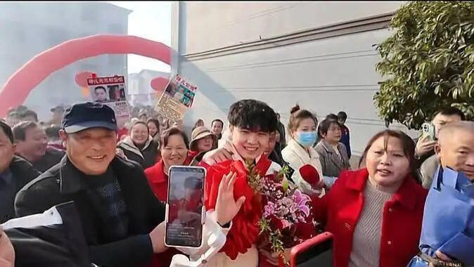 “注销户口、卖掉婚房、回归本姓”：被拐21年，他用十天斩断一场罪恶的“关系”